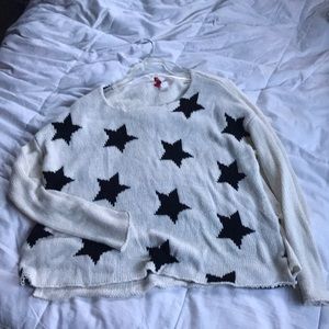 Black and off white starry knitted sweater 🌟